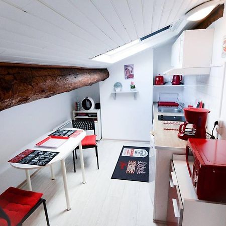Studio 9 Classe 2 Etoiles カルカソンヌ エクステリア 写真