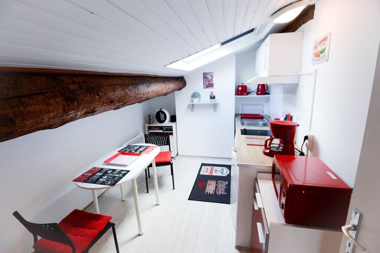 Studio 9 Classe 2 Etoiles カルカソンヌ エクステリア 写真